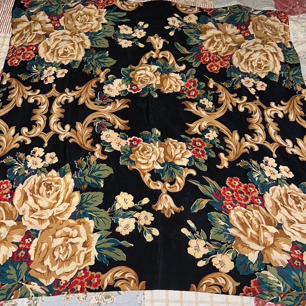 Large silk square roses scarf unmarked 32”